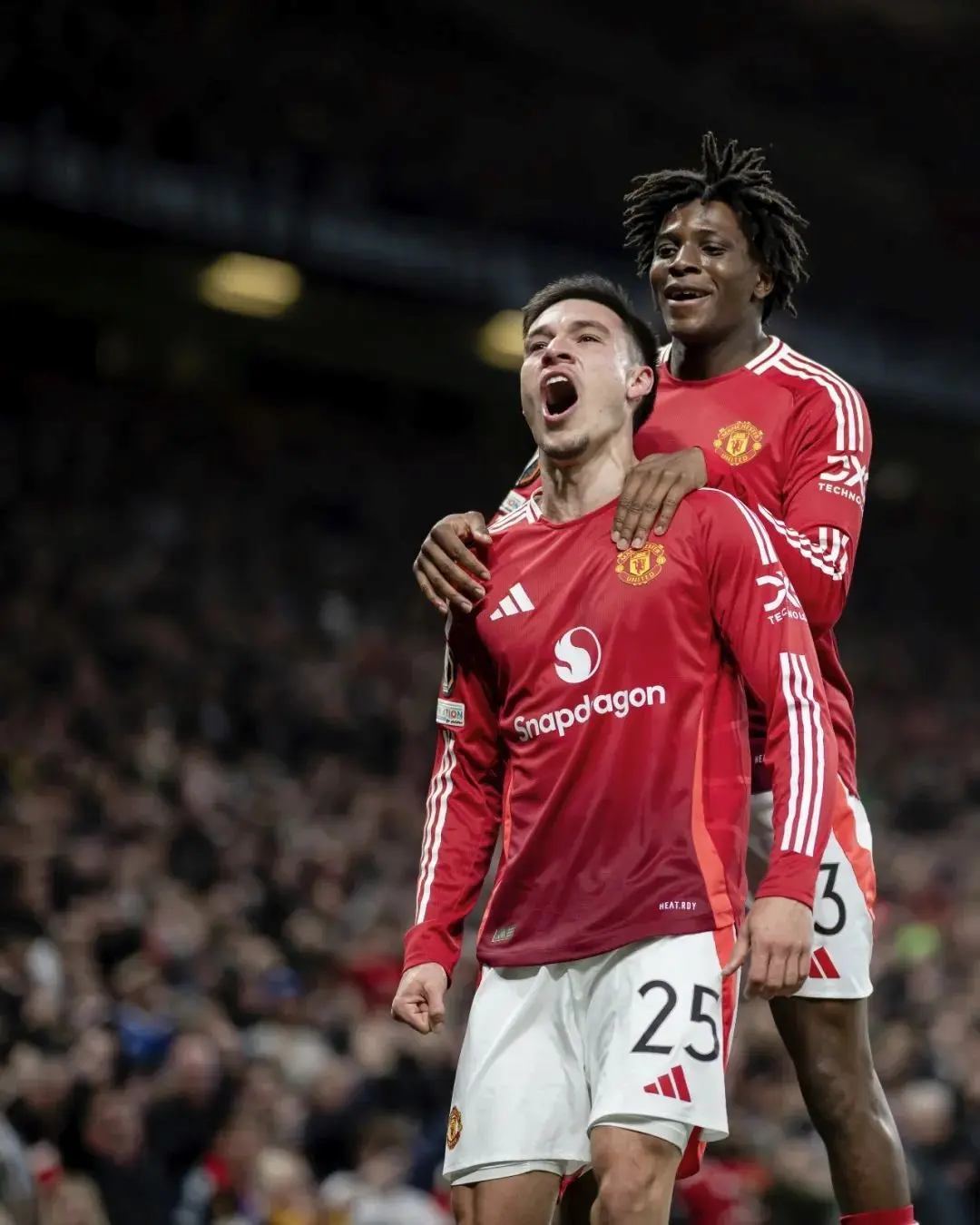 开云网站 -曼联迎法甲关键赛，训练课后再遭质疑，赛场秩序良好，更衣室氛围转暖的简单介绍